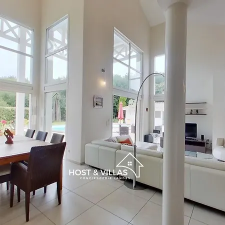 ヴィラ Host La Maison Blanche *