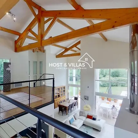 Host La Maison Blanche ヴィラ
