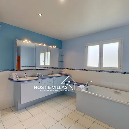 Host La Maison Blanche ヴィラ スーストン